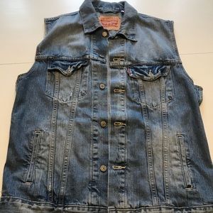 Med Levi’s denim trucker vest sz large